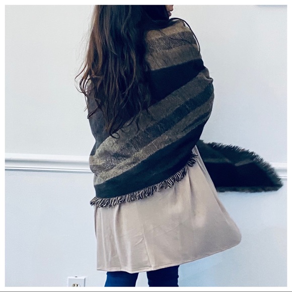 Gorgeous Cashmere blanket scarf shawl - Picture 5 of 7